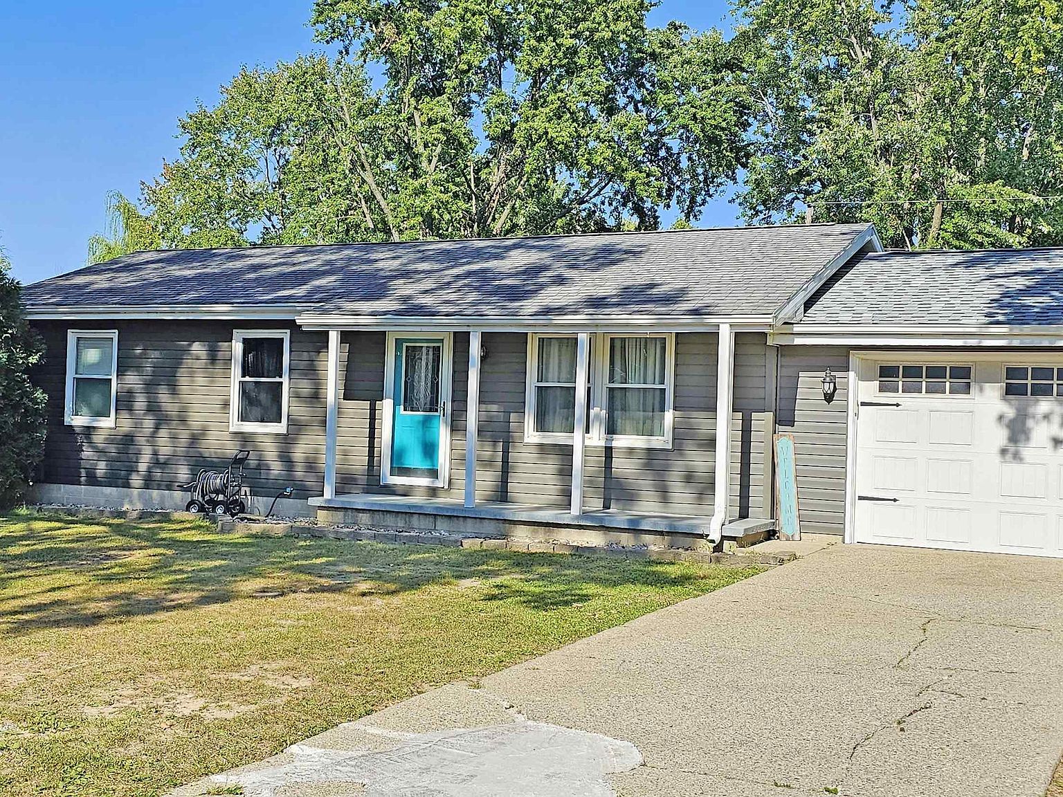 1119 Plum St, Mount Carmel, IL 62863 Zillow