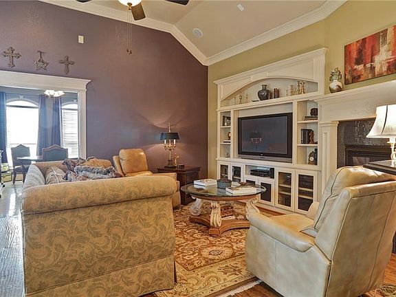 5th image of 1300 Park Hill Ln