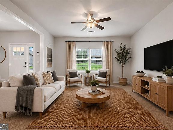 3rd image of 731 Dawn Pl
