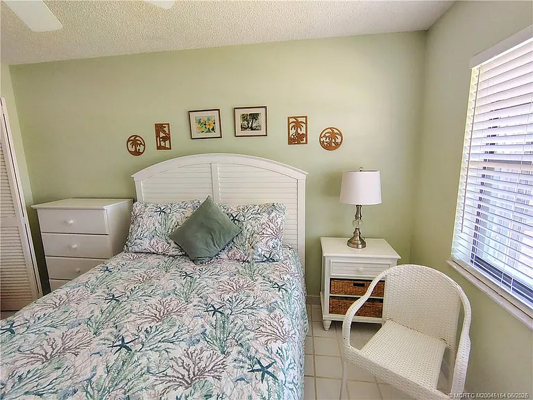 SE Sea Island Way — Photo 43