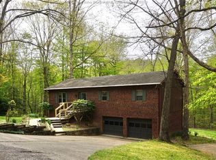 832 Daverton Rd, Charleston, WV 25303