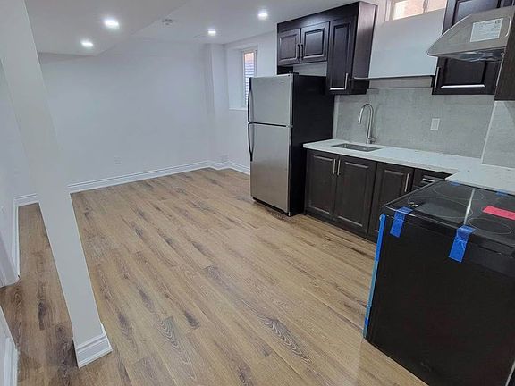 5th image of 82 Humberstone Cres #Basement