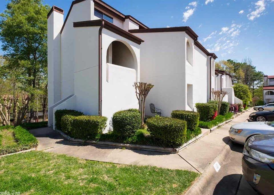 1st image of 301 Kings Row Dr APT 102