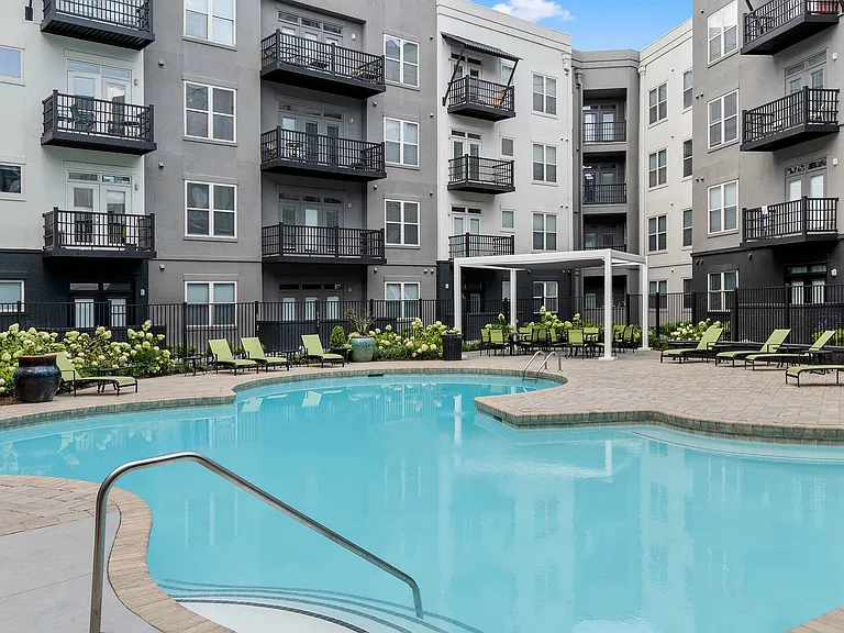 Farrington Midtown — Photo 20
