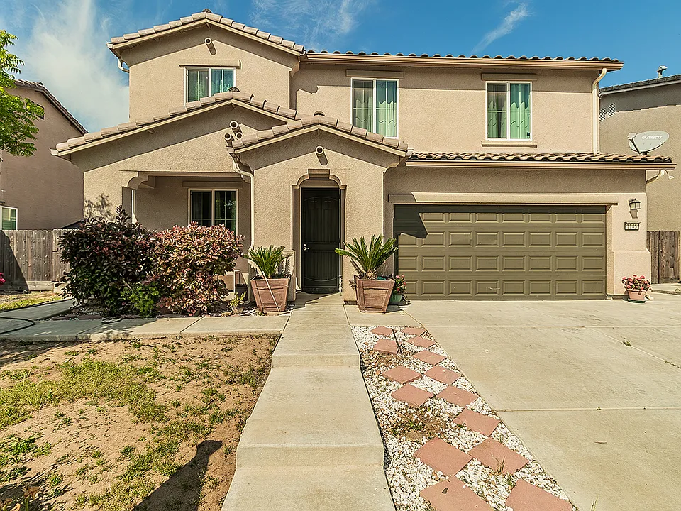 1145 S Clover Ave