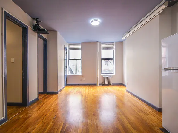 512 E 5th St #2/4, New York, NY 10009