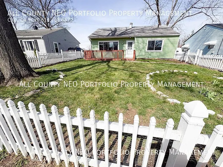1748 Ward Rd — Photo 2