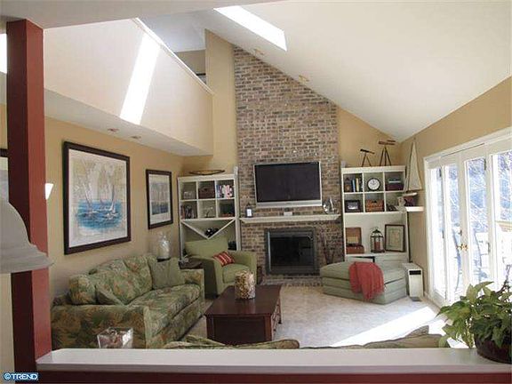 3rd image of 130 Belmont Dr