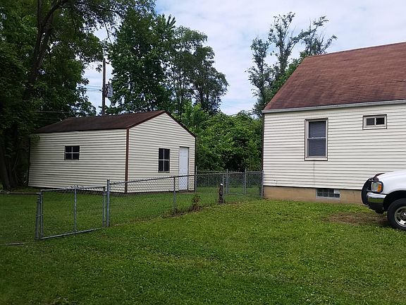 3rd image of 2063 Myrtle Ave