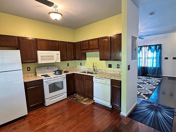 4th image of 3055 Nevin Place Dr