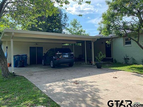 2nd image of 1303 Richardson Dr