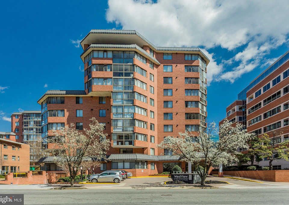 1st image of 1001 N Vermont St APT 205