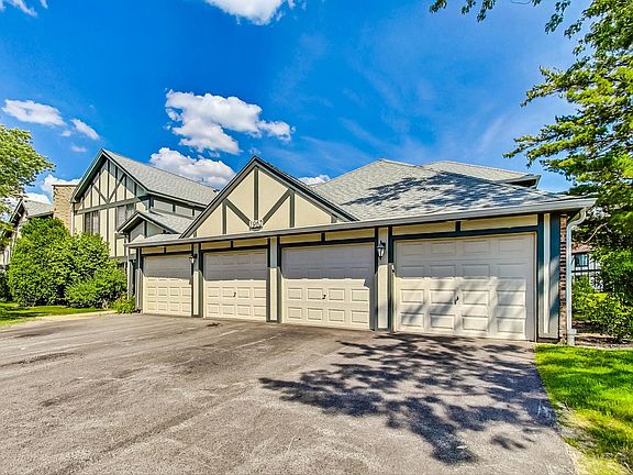 3rd image of 1962 N Hidden Creek Cir Unit 6