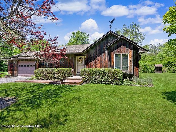 5th image of 890 Bardwell Rd