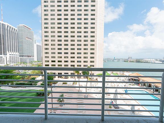 4th image of 335 Biscayne Blvd #1108
