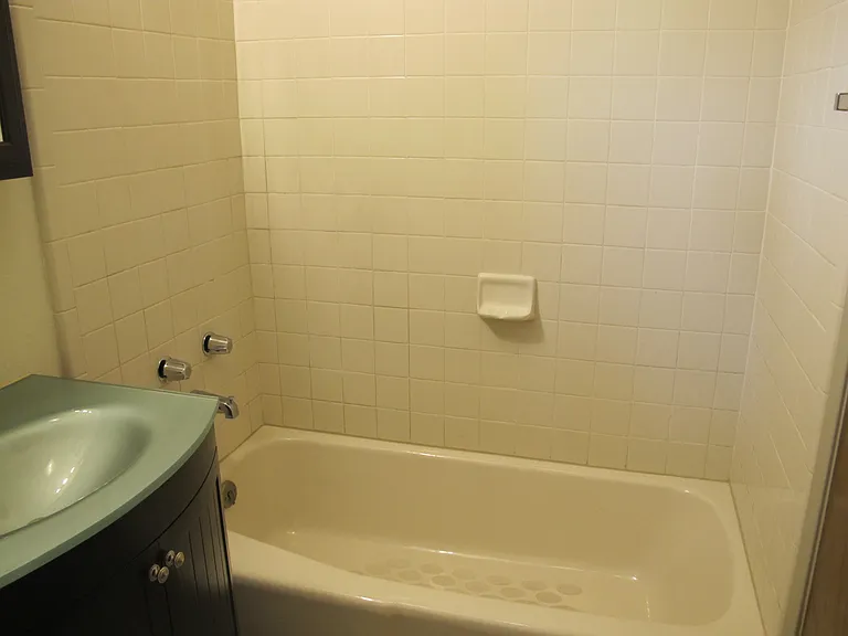1517 Arbutus Ave #1 — Photo 2