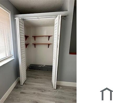3rd image of 8015 Lake Dr APT 201