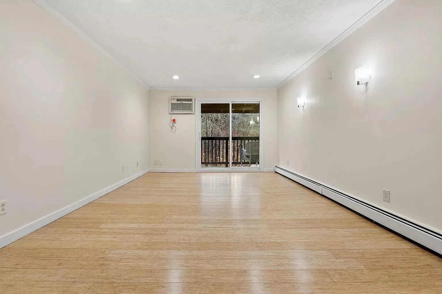 3 bed, 1285 sqft, $2,800 — Photo 2