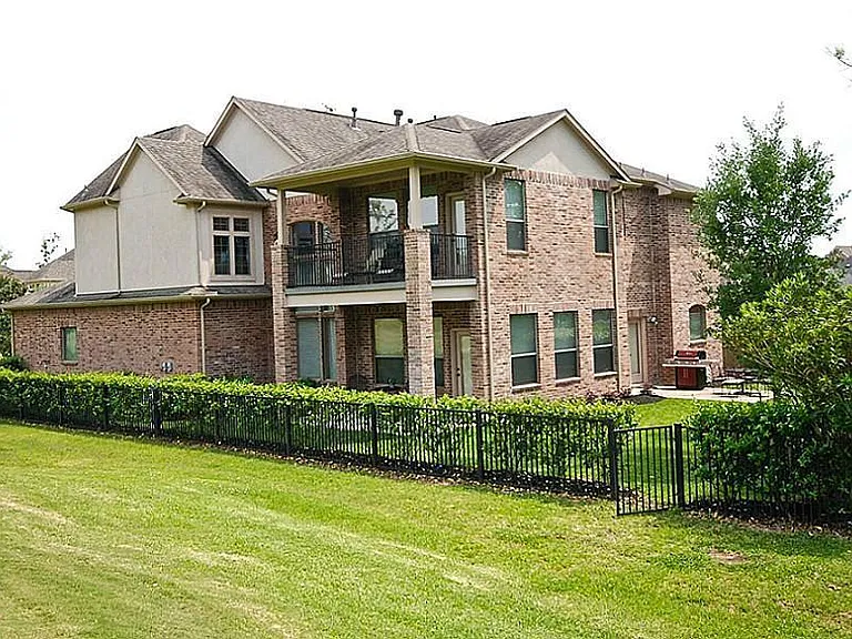 8602 Two Sisters Ct — Photo 3