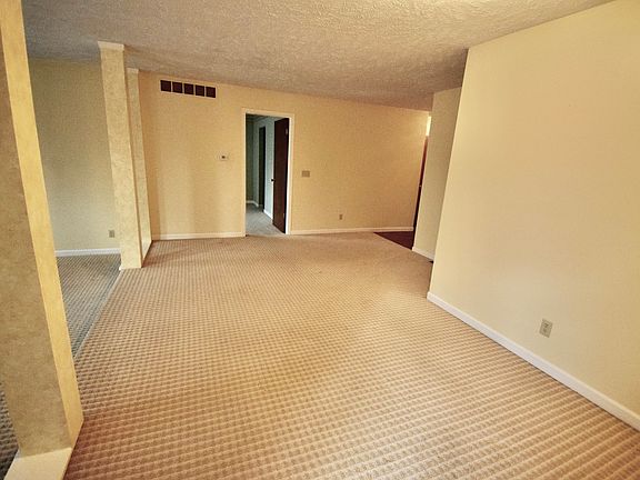 3rd image of 315 Fairway Dr #1