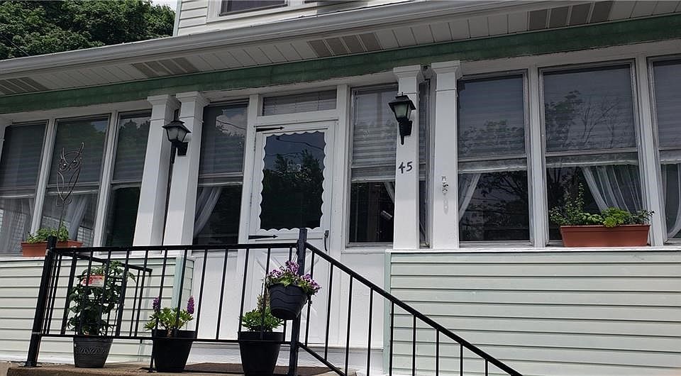 1st image of 45 Youngs Ave