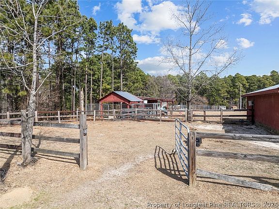 5th image of 690 Poole Rd