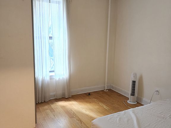 5th image of 510 W 123rd St APT 32