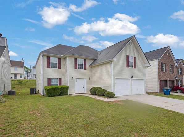 3943 Brookgate Ct, Ellenwood, GA 30294