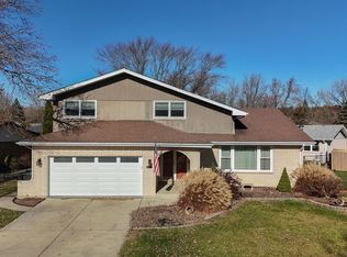 12210 Lake View Dr, Orland Park, IL 60467