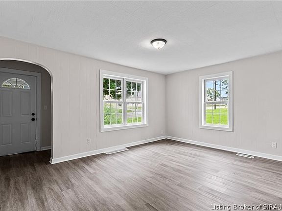 5th image of 612 N College Avenue