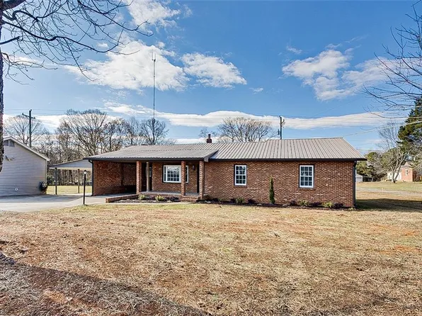 5355 Old Walker Mill Rd, Randleman, NC 27317