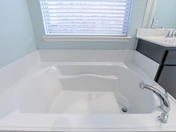 4th image of 3137 Sunny Hill Way