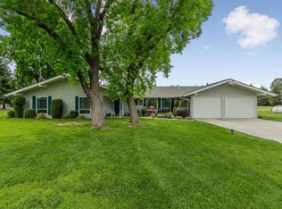 10521 N Minnewawa Ave, Clovis, CA 93619