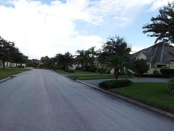 3rd image of 106 Longview Way N
