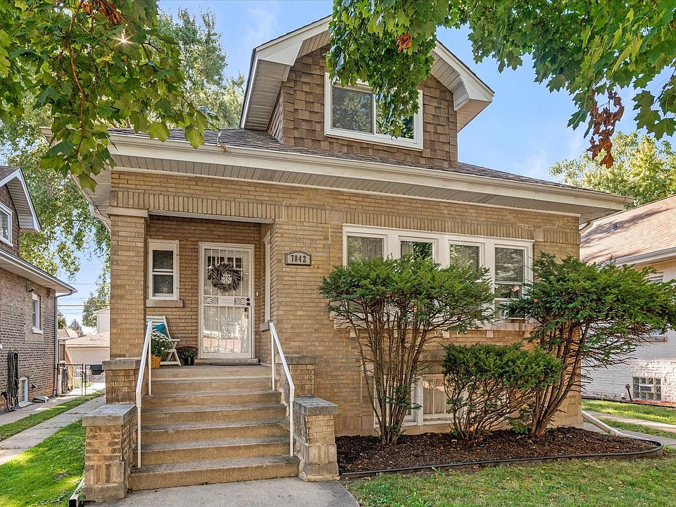 7042 26th Pkwy, Berwyn, IL 60402 | Zillow