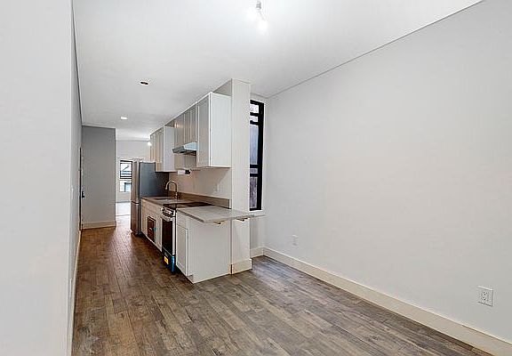 5th image of 227 E 88th St APT 5W