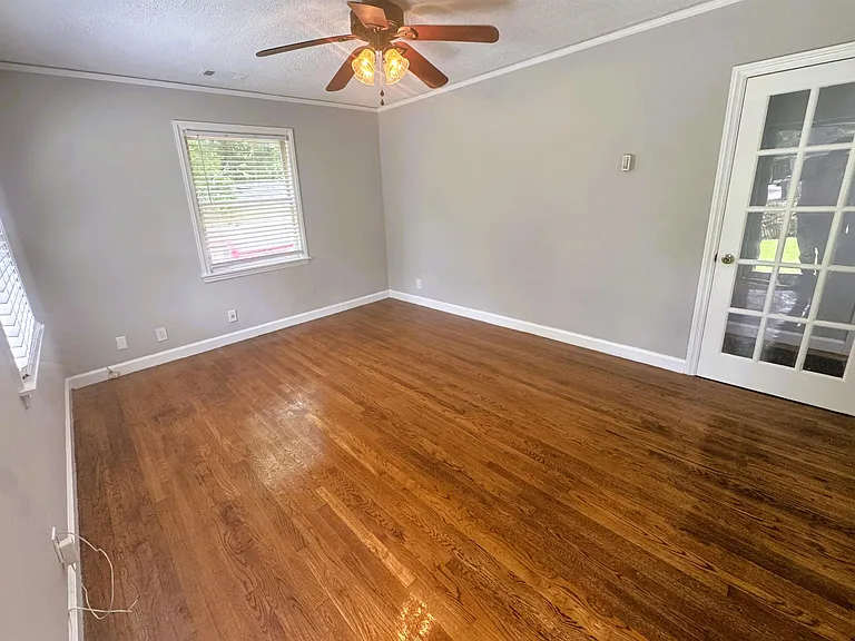 514 Western Dr — Photo 4