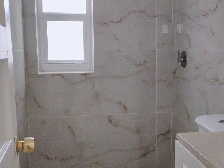 635 SW 16th Ave #2 — Photo 7