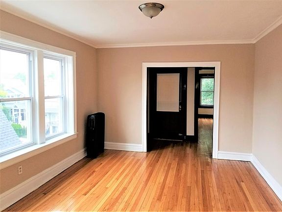 2nd image of 4126 N Whipple St APT 3
