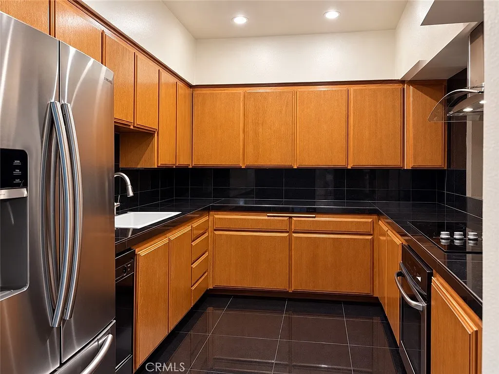 2 bed, 1116 sqft, $3,400 — Photo 3