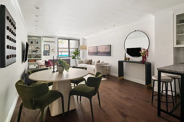 Living room, photo 2