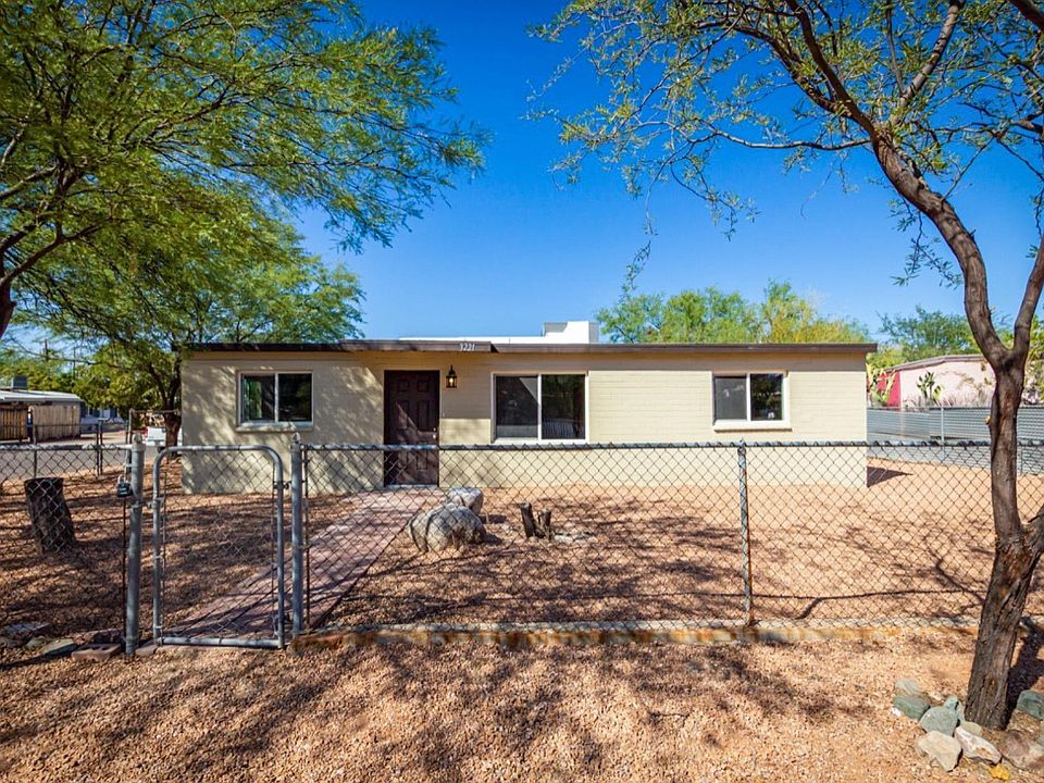 1st image of 3221 E Hardy Pl