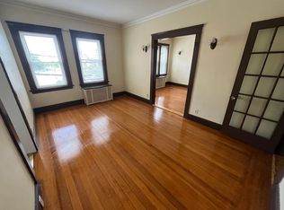219 Walcott St APT 3, Pawtucket, RI 02860