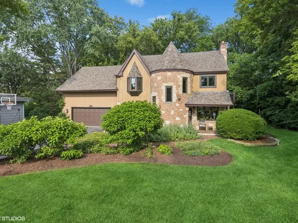 5525 Lee Ave, Downers Grove, IL 60515