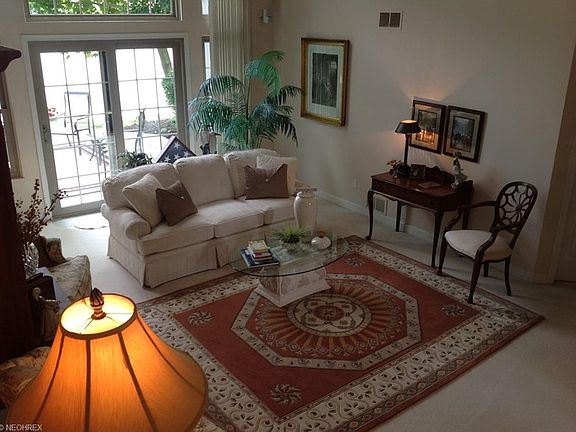 4th image of 374 N Bayshore Dr #2
