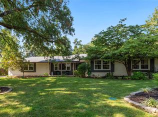 423 Magna Carta Dr, Saint Louis, MO 63141