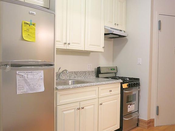 4th image of 1450 1st Ave APT 2RN