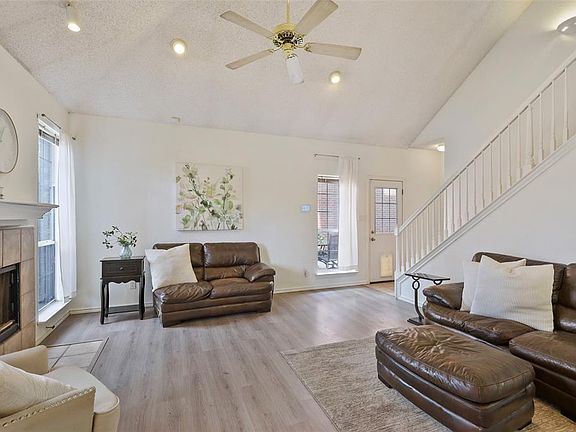 2nd image of 1715 Circle Creek Dr