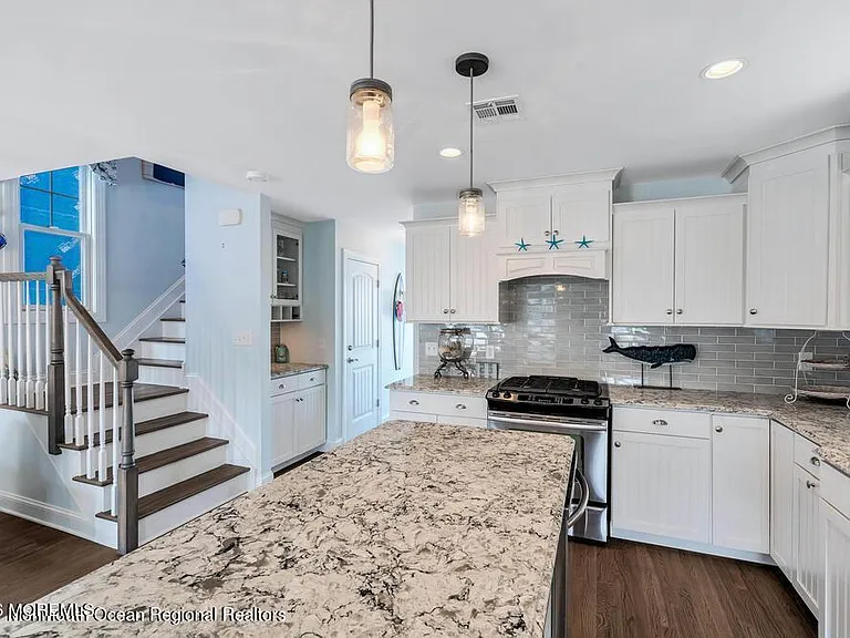 265 1st Ave — Photo 7