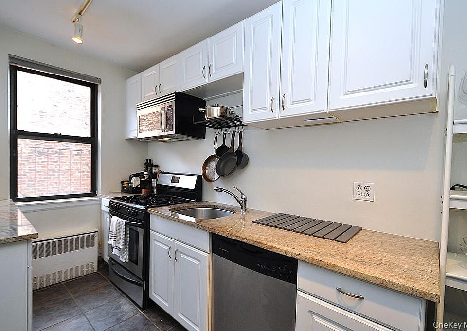 1st image of 142 Garth Road #1A